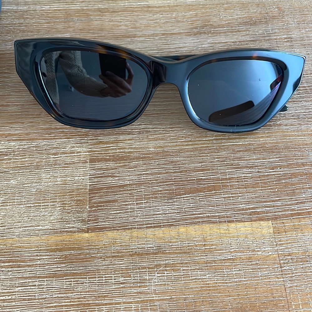 GIVENCHY 52mm Cat Eye Sunglasses
Qty: 1
 
HAVANA / BROWN, Size One Size